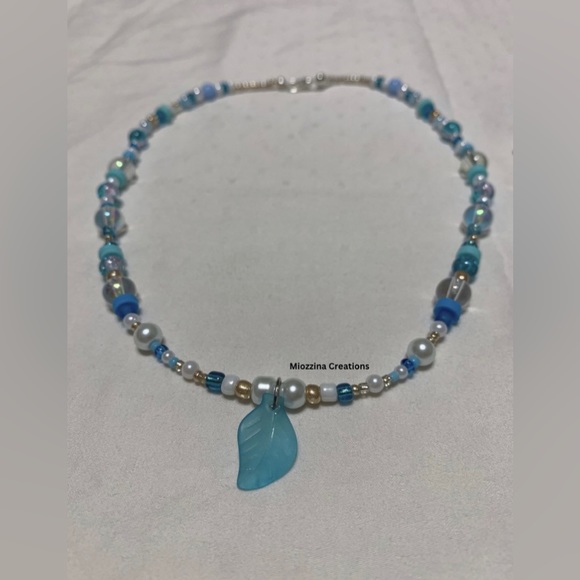 5/$20 ENTIRE SHOP CLEARANCE Leaf beaded necklace | Growth necklace 🍃 - Picture 5 of 10